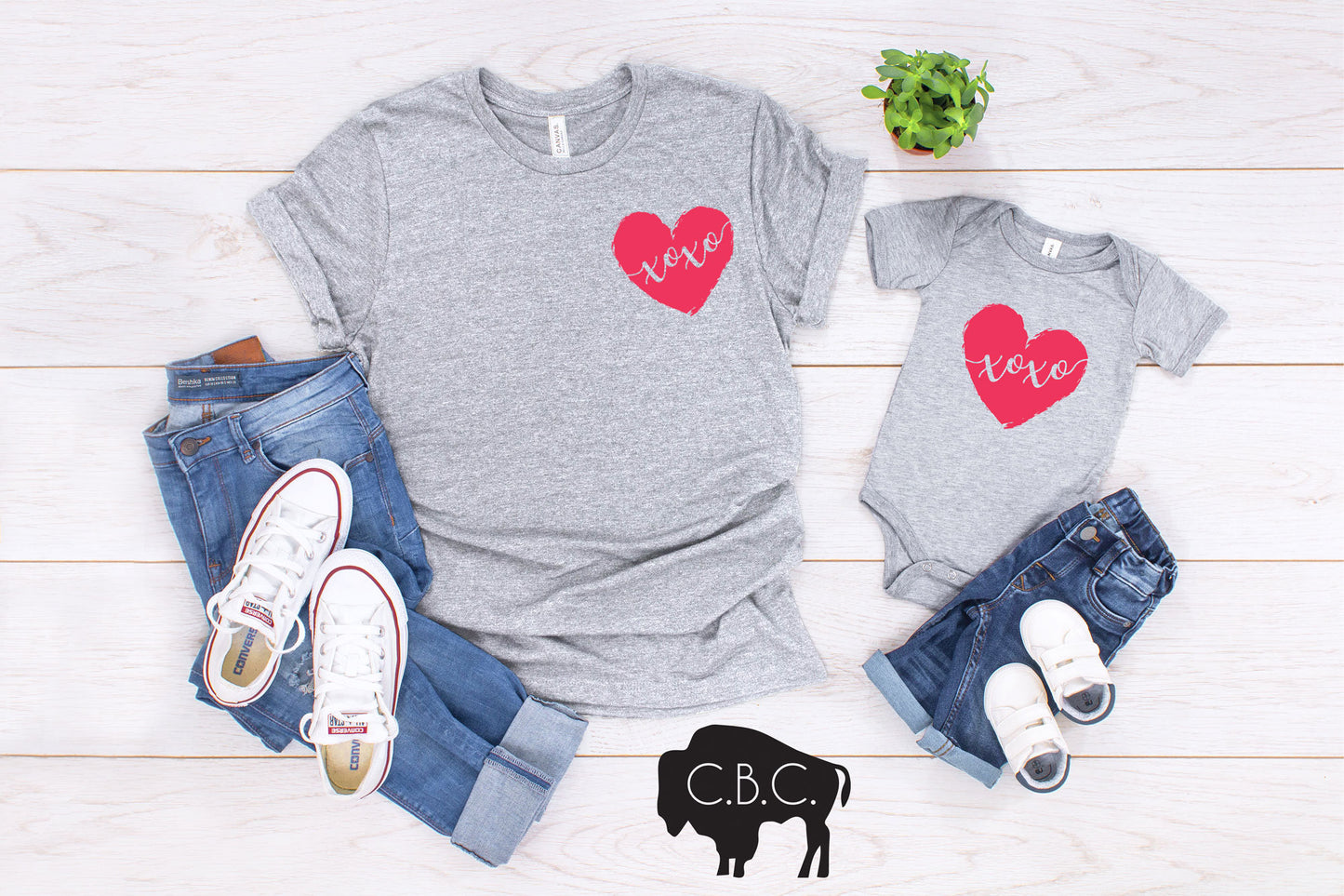 XoXo Mommy & Me Valentine's Day Shirt Set